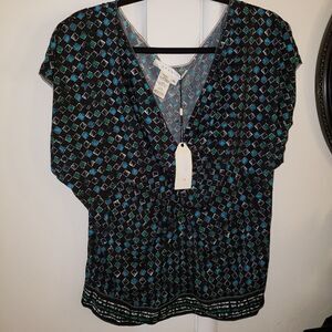 Studio M deep vneck patterned blouse